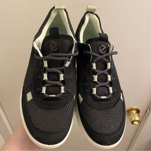 Men’s Ecco Ath-1ftr Perforated Sneaker Size 40